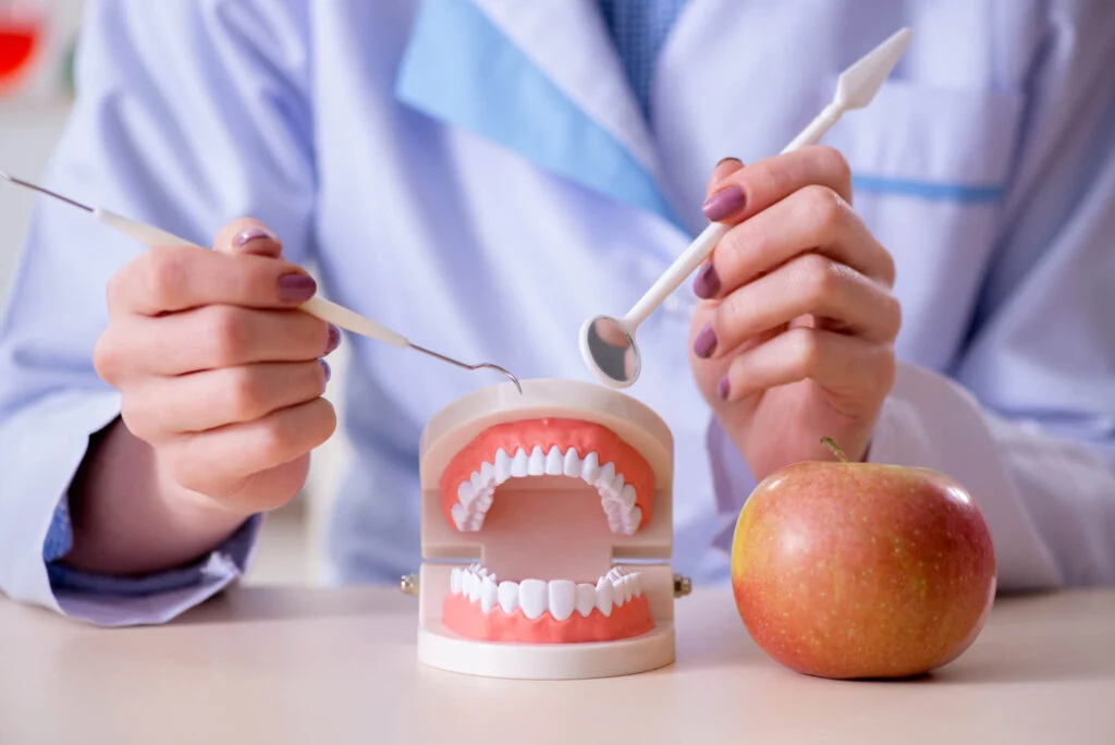 Fresh Breath with Dentures: Embrace Hygiene and Comfort